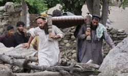Afganistan'daki depremde can kaybı yükseliyor