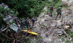 Önce deprem sonra yanardağ patlaması