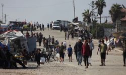 İsrail Gazze'de çadırları bombaladı