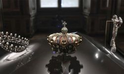Louvre Müzesi soyguncuları kameralara yakalandı