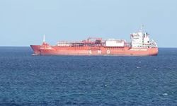 İran kaçak petrol tankerlerine el koydu