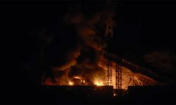 Trump'tan Venezuela'ya Hava Saldırısı Emri: Karakas'ta Patlamalar, OHAL İlan Edildi