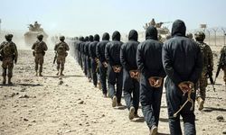 ABD Suriye'deki DEAŞ'lıları naklediyor