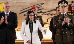 Yeni Venezuela yönetimi ABD ile diyalog başlattı