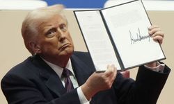 Trump İran ile alışverişi olan ülkelere yaptırım kararı aldı