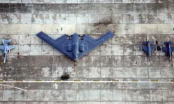 Savaşta 21. Gün: İran ABD'nin en büyük bombardıman uçağını düşürdü