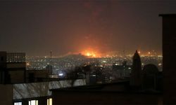 ABD ve İsrail, Tahran'da petrol depolarını vurdu, İran misilleme yaptı