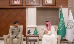 Savaş sürerken İran'ın iki komşusundan kritik görüşme