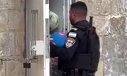 Filistinli çocukların topunu patlattılar