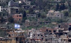 İsrail Lübnan'ın güneyine işgal bayrağı çekti