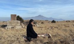 Akif Emre röportajı 17 yıl sonra ilk kez 'Muhit'te yayımlandı