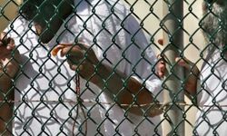 Guantanamo'dan 2 mahkum daha eksildi