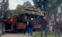 İsrail'de iki emekli asker tank çalıp üzerine "demokrasi" yazdı