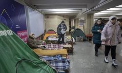 Ukrayna'da bazı insanlar hala metro istasyonlarında yaşıyor