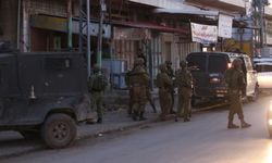 Yahudi yerleşimciler İsrail güçlerini taşladı