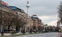 Berlin'de öğretmenlere başörtüsü yasağı kalktı
