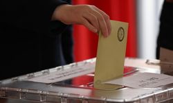 ABD ve Kanada'da sandıklar kapandı