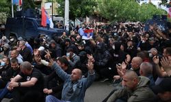 Kosova'da 9 gazeteci Sırp saldırısına uğradı