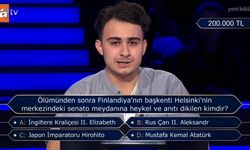 Finlandiya'nın başkenti Helsinki'nin merkezindeki senato meydanına heykel ve anıtı dikilen kimdir?