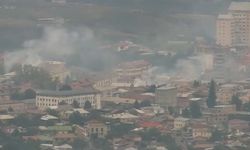 Ermeniler terk ettikleri yerleri ateşe veriyor