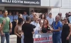 KKTC'de İslam karşıtı bir grup öğretmen eylem yaptı