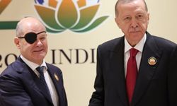 Olaf Scholz'un gözüne ne oldu, neden sarılı?