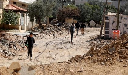 İsrailli gasıplar zeytin toplayan Filistinlilere saldırdı: 3 kişi yaralandı