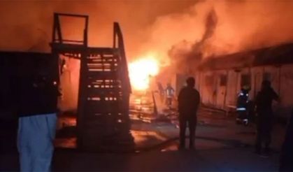 Afganistan-Pakistan çatışmasında hastene isabet aldı, yüzlerce ölü var