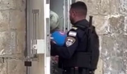 Filistinli çocukların topunu patlattılar