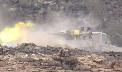 Husiler Yemen'de askeri kampı balistik füzelerle vurdu: 53 asker öldü