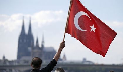 Algı Gerçeği Sollarken Dış Politika ve Kamu Diplomasisi