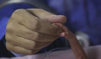 Kovid-19 ölü doğum riskini artırıyor