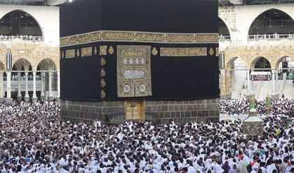 Suudi Arabistan tüm vize türlerine umre izni verdiğini duyurdu