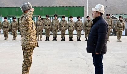 Caparov'dan Tacikistan sınır bölgesine ziyaret