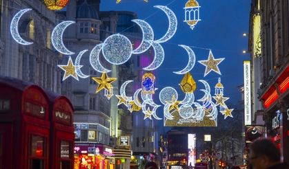 Londra'nın en ünlü caddesinde Müslümanlara sürpriz
