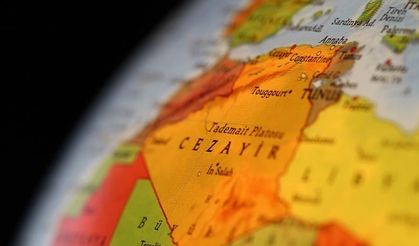 1,5 milyon Cezayirli bağımsızlık için hayatını kaybetmişti