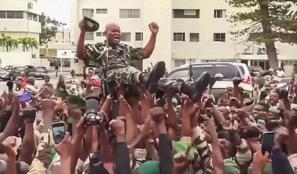 Gabon'daki darbeciler liderlerini açıkladı