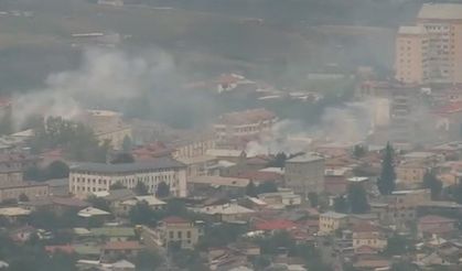 Ermeniler terk ettikleri yerleri ateşe veriyor
