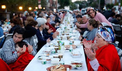ABD'de Müslümanlar sokak iftarında buluştu
