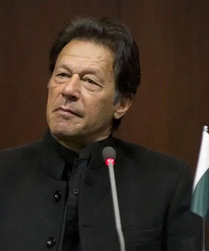 Imran Khan ve eşine 17 yıl hapis cezası verildi