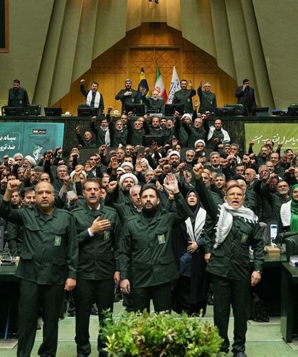 İran: Biz uçamıyorsak bölgede hiçkimse uçamayacak