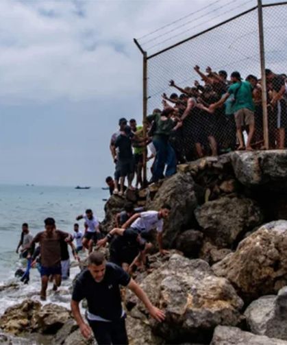 İspanya'nın Afrika'daki şehrinde başı göçmenlerle dertte