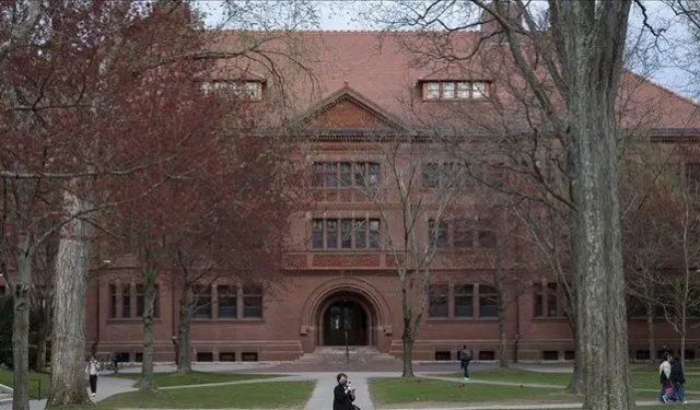 Trump'tan Harvard'a "ırk ayrımcılğı" davası