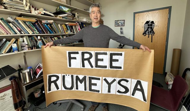 Amerikalı profesör, Rümeysa Öztürk için açlık grevine başladı