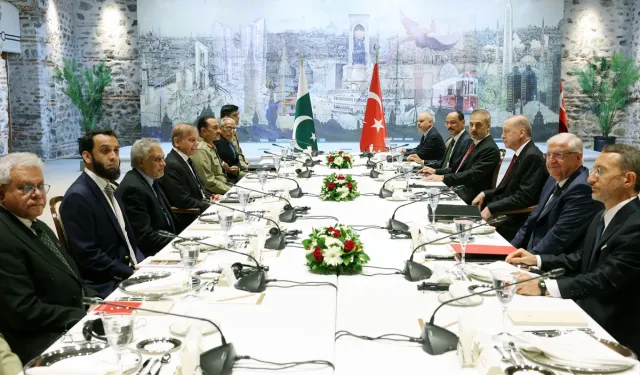 İstanbul'da Türkiye-Pakistan zirvesi
