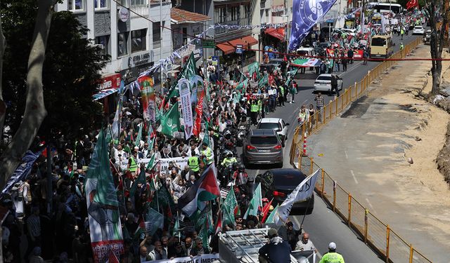STK'lar İstanbul'da Gazze için yürüdü