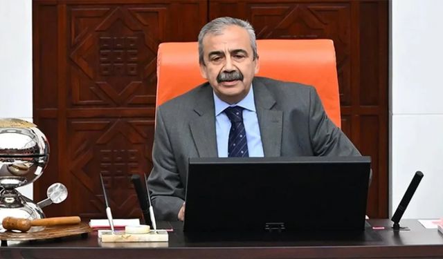 Sırrı Süreyya Önder hayatını kaybetti