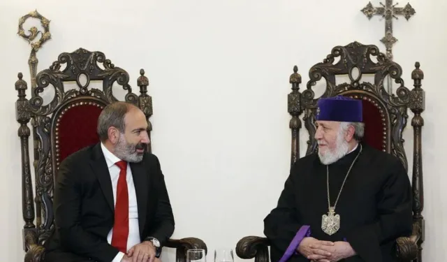 Ermenistan'da 'Paşinyan gizli Müslüman' tartışmaları