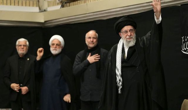 Hamaney savaş sonrası ilk kez halkın karşısına çıktı