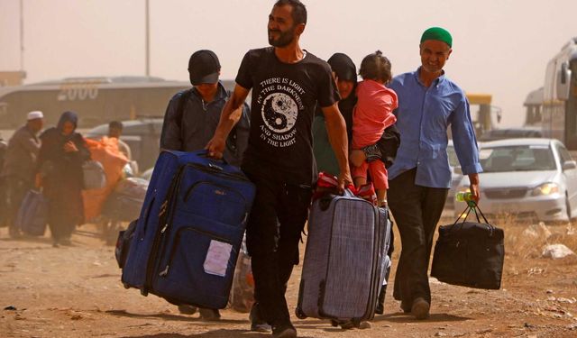 İran 16 günde 500 bin Afgan'ı sınır dışı etti